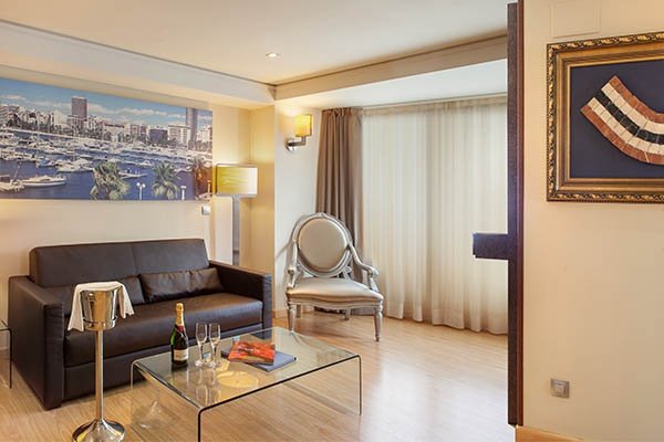 Suites más especiales que nunca... Villa Venecia Hotel Boutique Gourmet Benidorm Suites más especiales que nunca... Villa Venecia Hotel Boutique Gourmet Benidorm