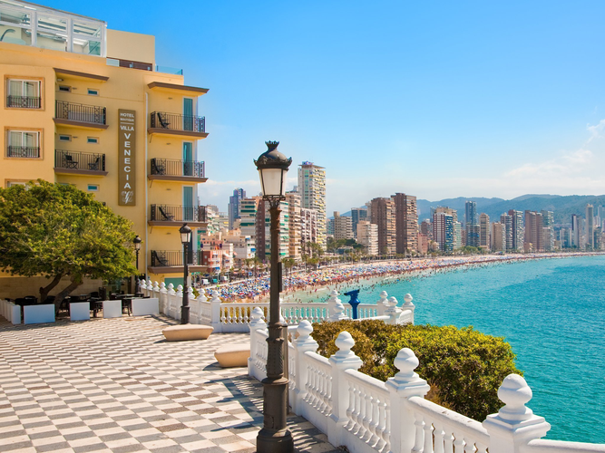 Vista desde la entrada hotel villa venecia boutique gourmet benidorm Vista desde la entrada hotel villa venecia boutique gourmet benidorm